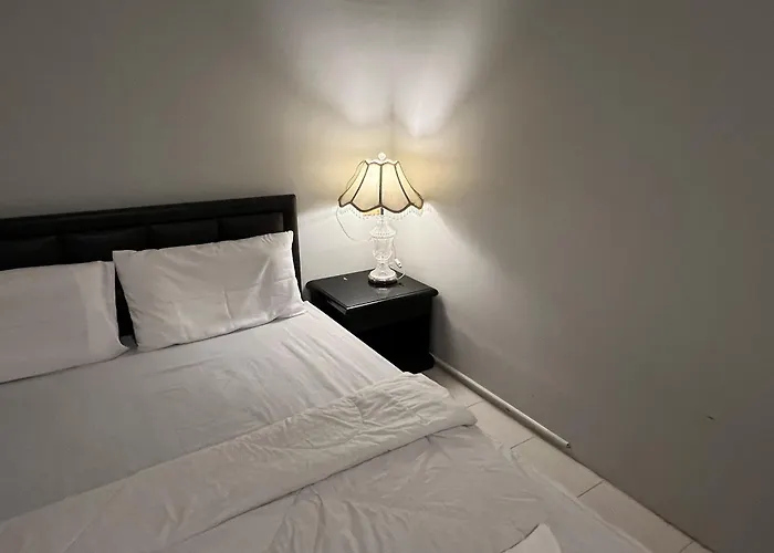 Hostel Orchid Near Bumrungrad Hospital And Nana Market *